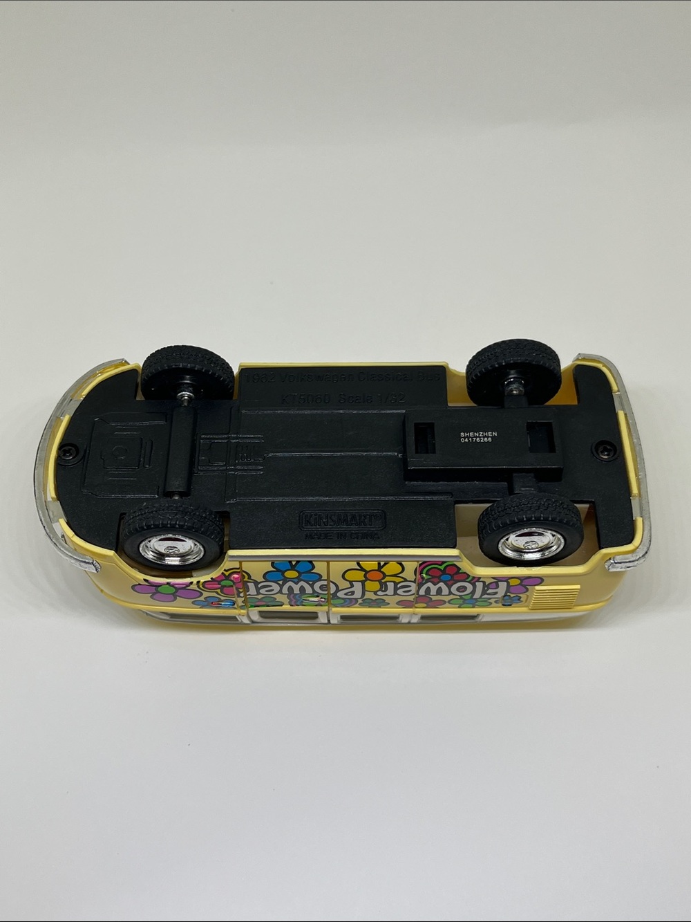 1962 Volkswagen Bus - Flower Power Yellow Toy Van - Picture 6 of 6
